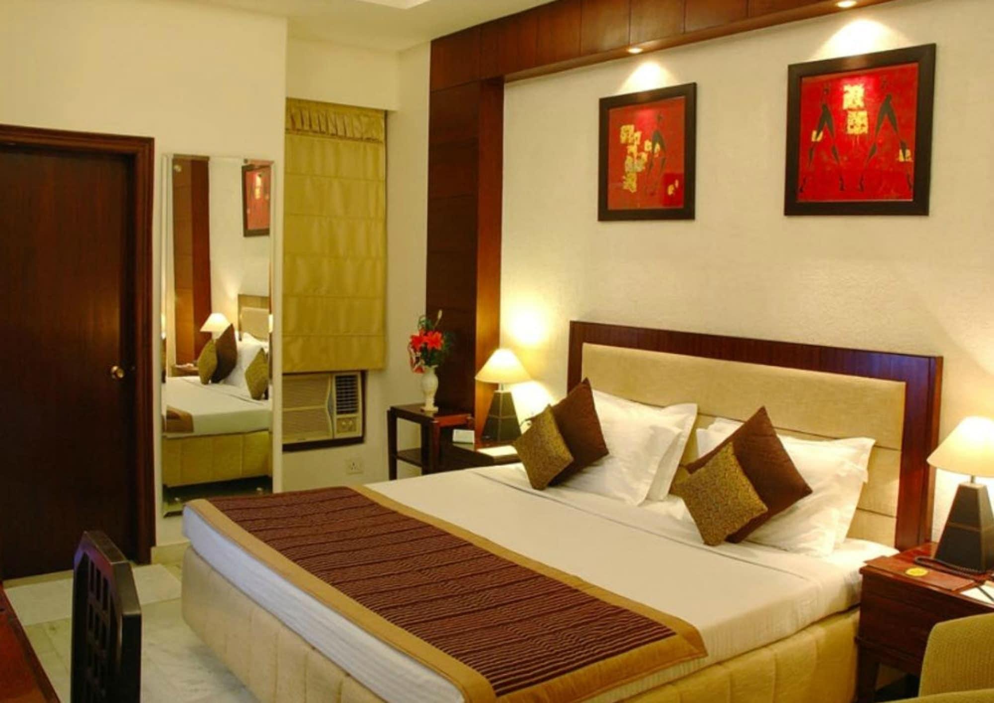 Hotel Regent Continental Делі Екстер'єр фото