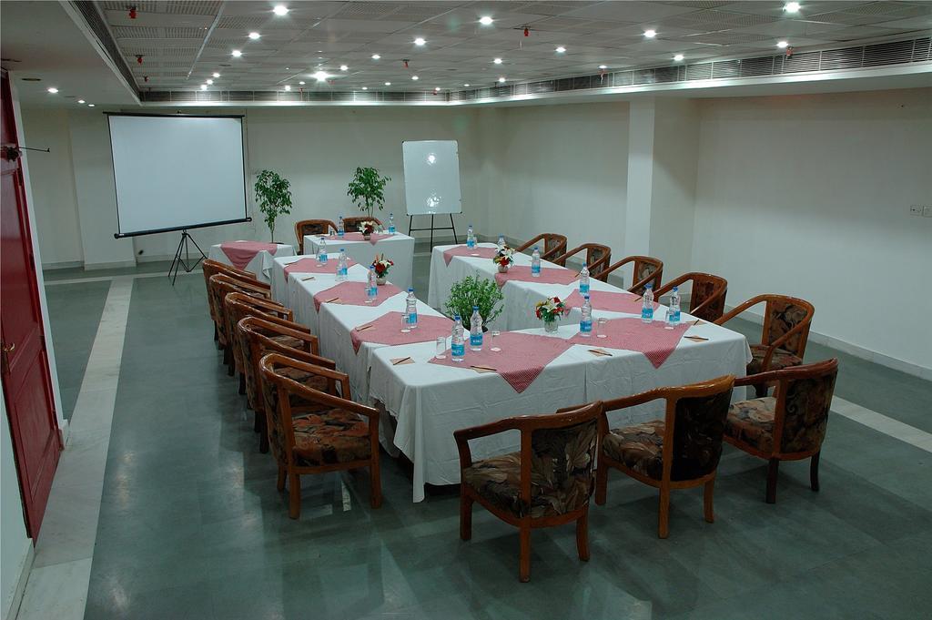 Hotel Regent Continental Делі Екстер'єр фото
