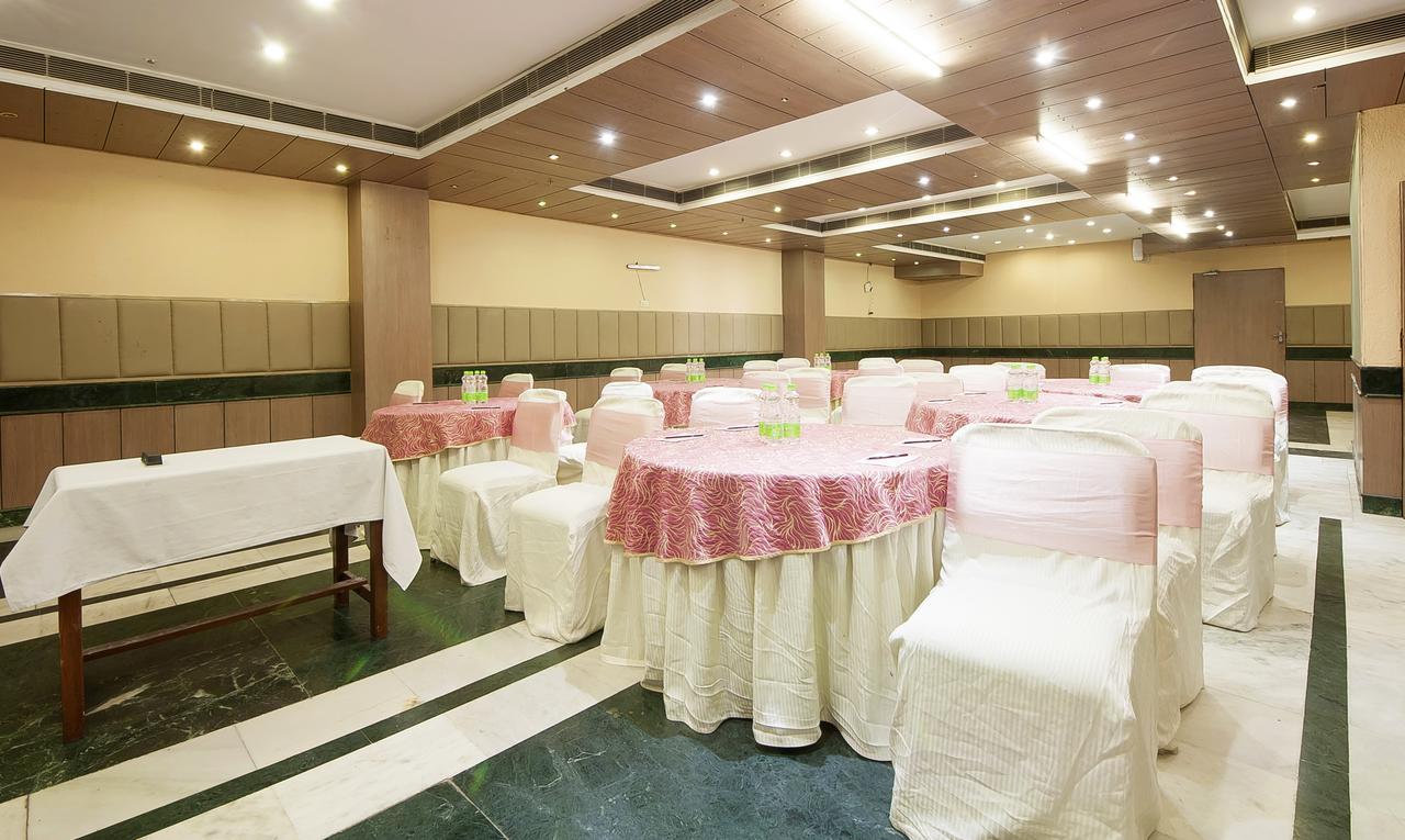 Hotel Regent Continental Делі Екстер'єр фото