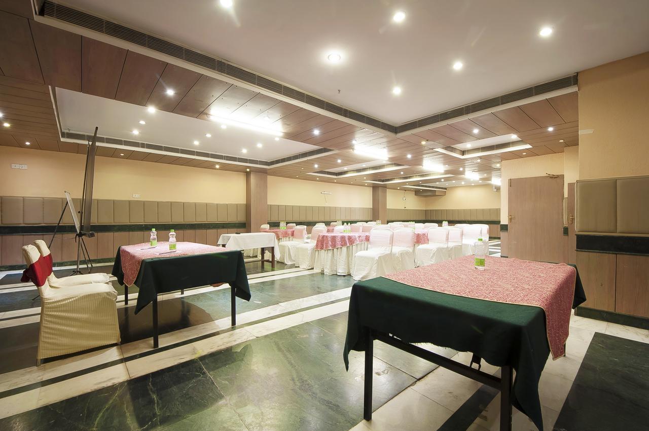 Hotel Regent Continental Делі Екстер'єр фото