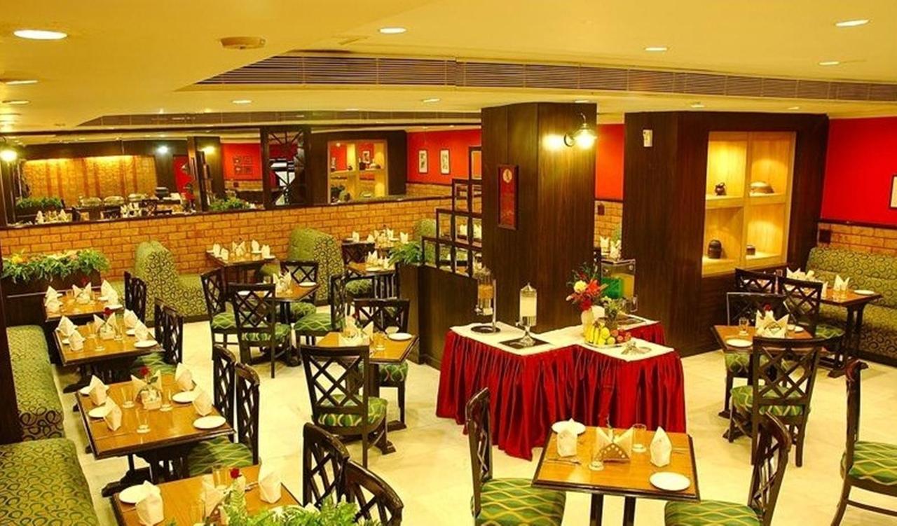 Hotel Regent Continental Делі Екстер'єр фото