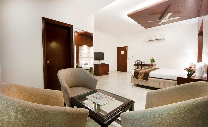 Hotel Regent Continental Делі Екстер'єр фото